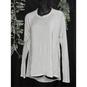 Soft and stretchy Women’s Under Armour Open Back Yoga Shirt greyish blue size me